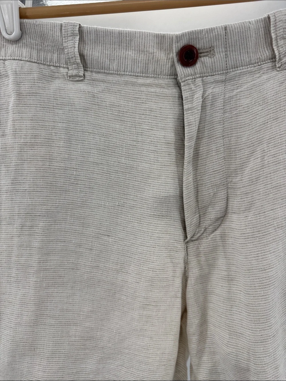 J. Crew Men's Cream Textured Flat-Front Shorts 100% linen 34 preppy summer